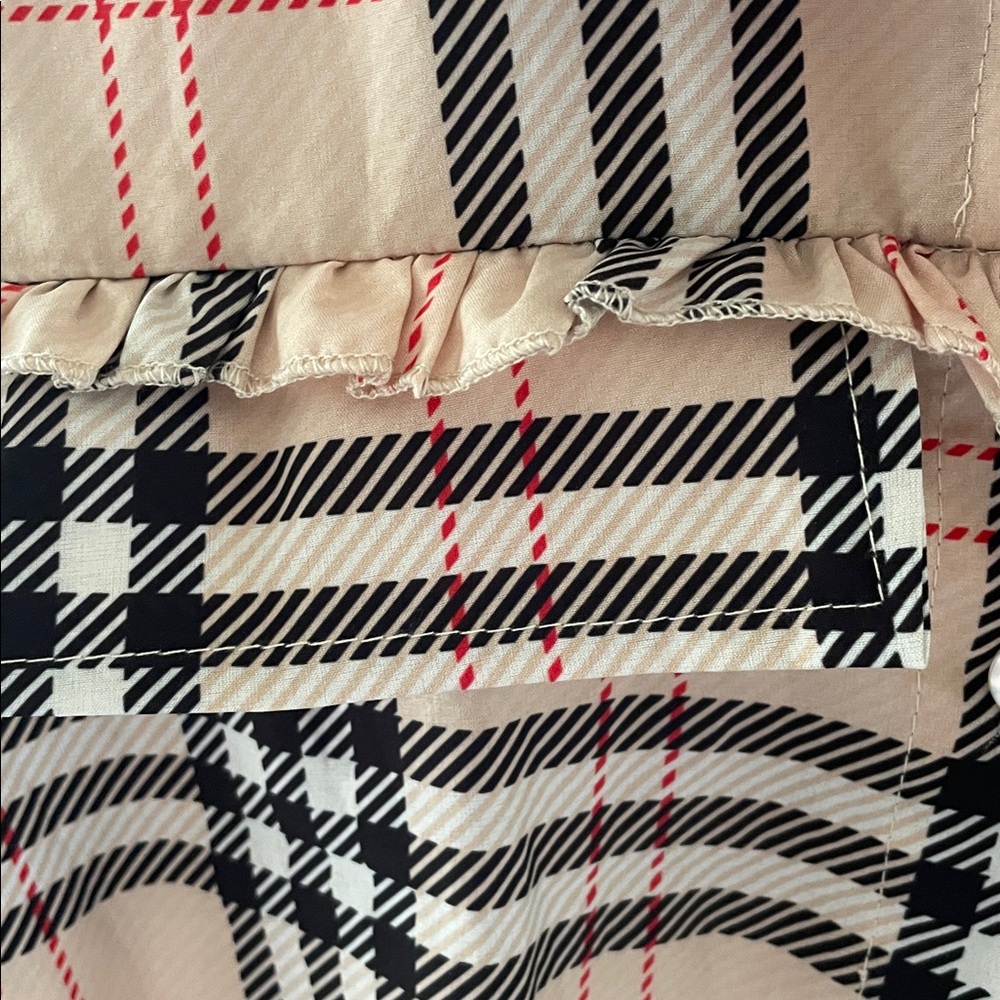 Cream Checkered Top 🖤❤️🤍 - Picture 4 of 12